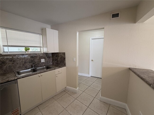 Building Photo - 4255 N University Dr