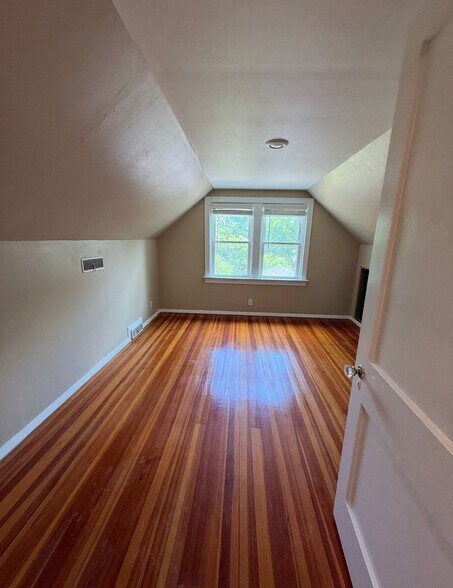 Building Photo - 5730 Park Ln