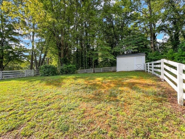 Building Photo - 5509 Swan Dr