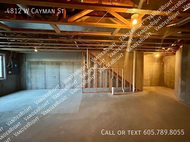 Building Photo - 4812 W Cayman St