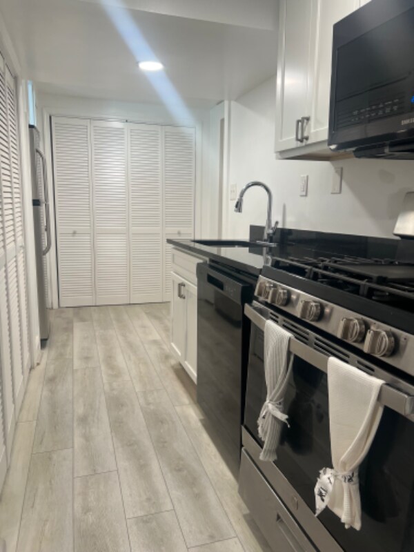 Building Photo - 4801 Oliver St