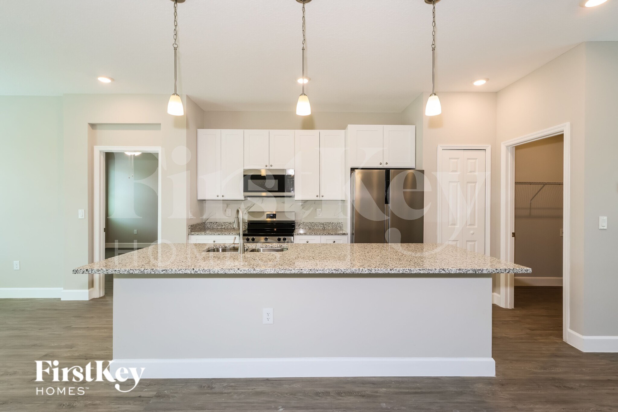 Building Photo - 216 Titan Rd SE