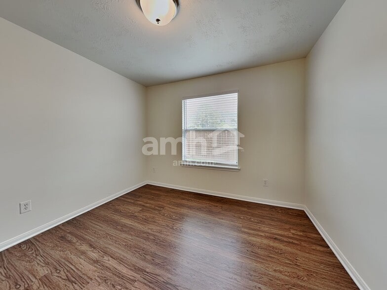 Building Photo - 2543 Fox River Ln