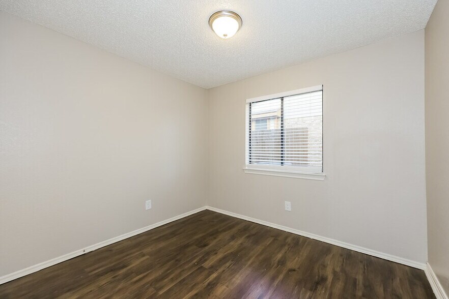 Building Photo - 907 Cedar Run Dr