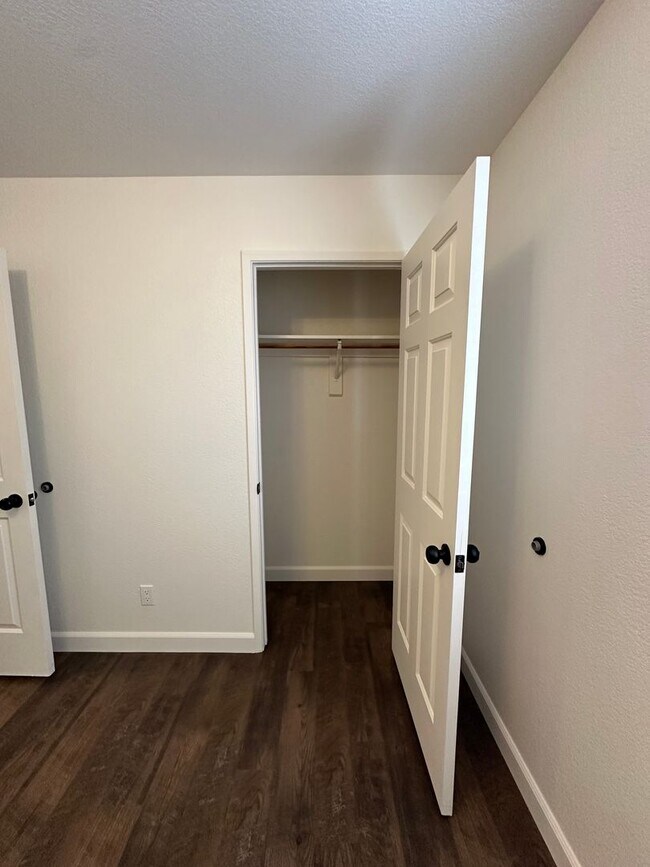 Building Photo - 3494 Magnums Way