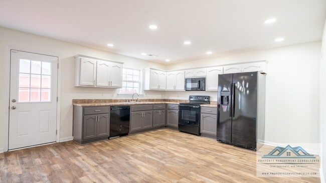 Building Photo - 102 Millbury Way