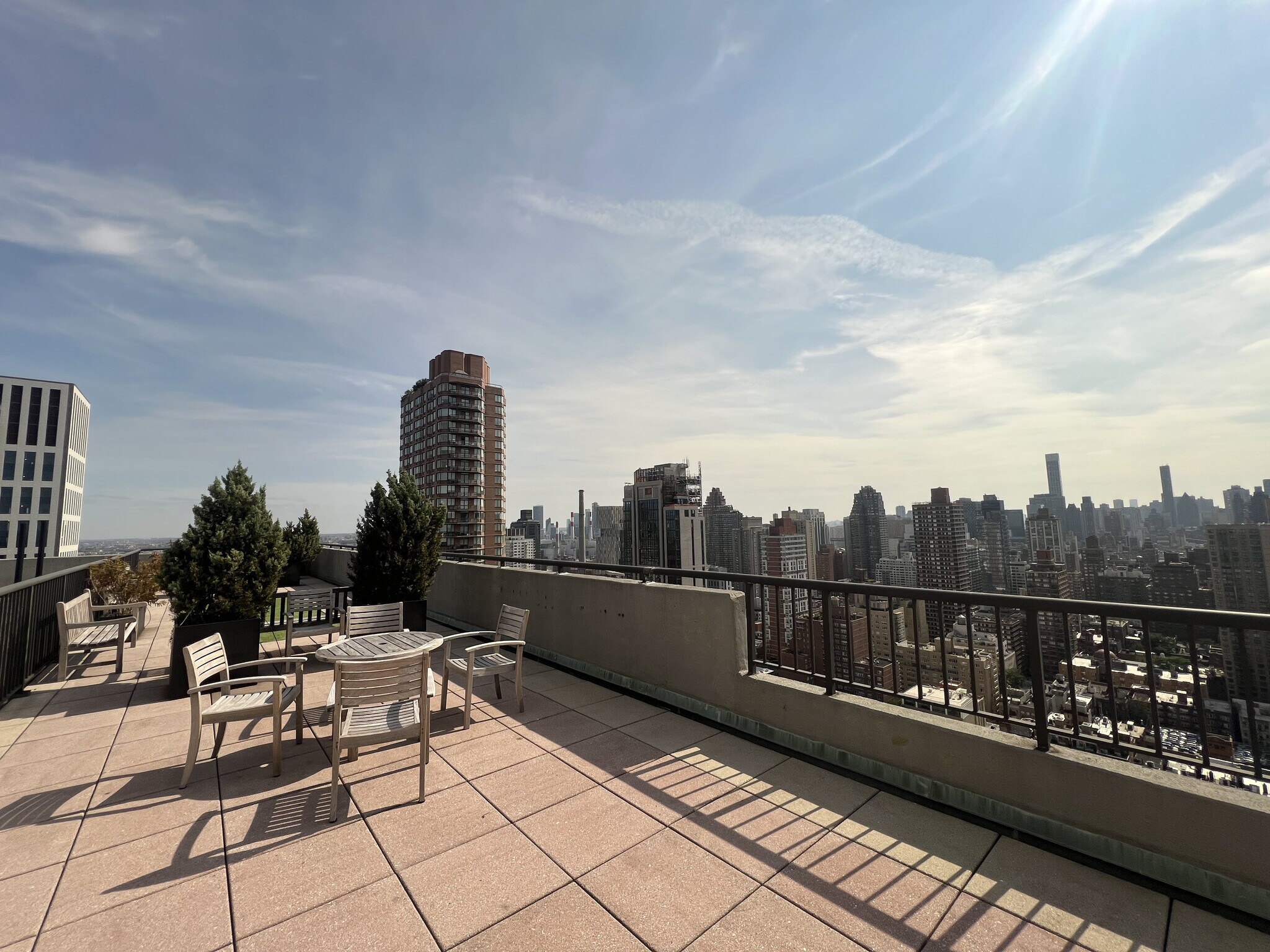 Building Photo - 301 E 79th St