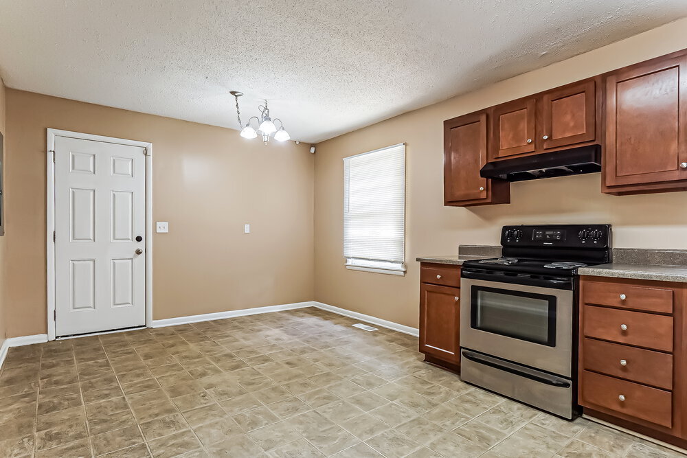 Building Photo - 1505 Bobolink Ln NE