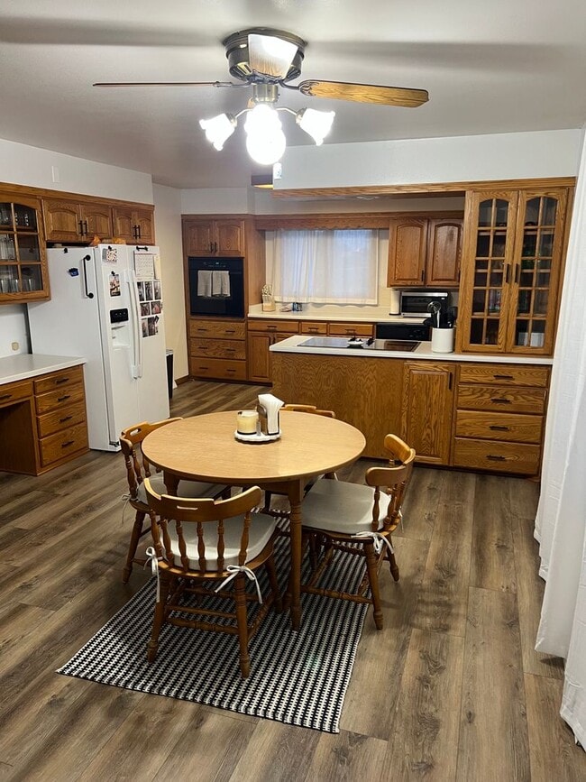 Primary Photo - Rent; 3 bed acreage property