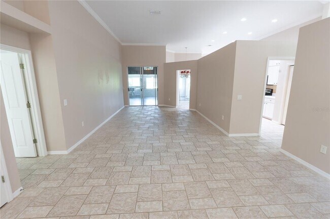 Building Photo - 16505 Lake Heather Dr