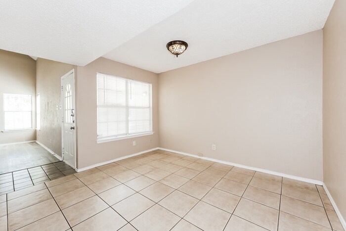 Building Photo - 804 Lovingham Dr