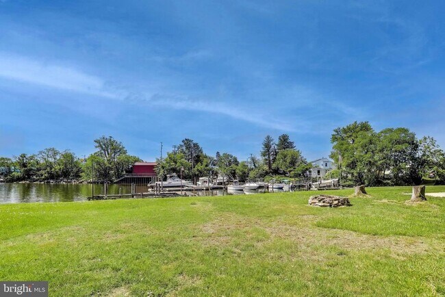 Building Photo - 8349 Bear Creek Dr
