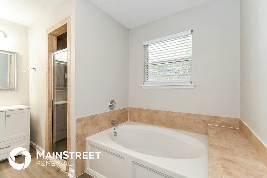 Building Photo - 7263 Eudine Dr N