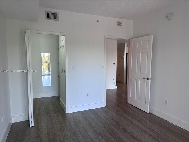 Building Photo - 3410 Coral Wy