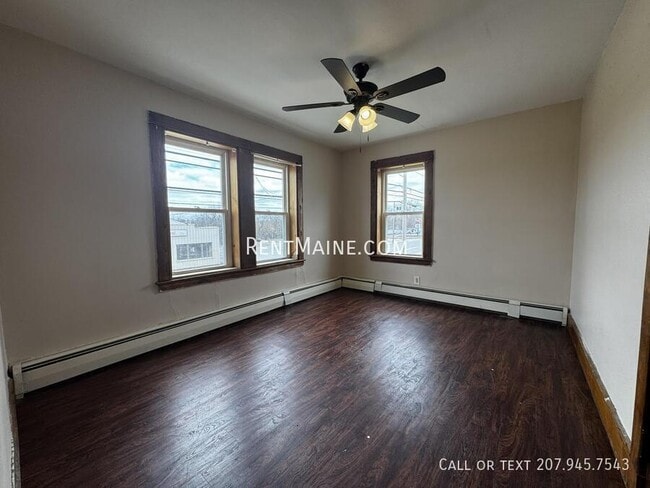 Building Photo - 172 College Ave