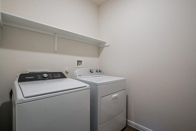 Building Photo - 224 Briggs Ln