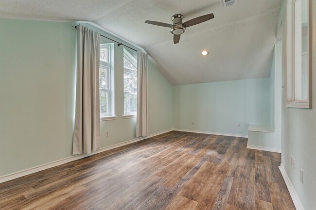 Building Photo - 2109 Gunwale Cir