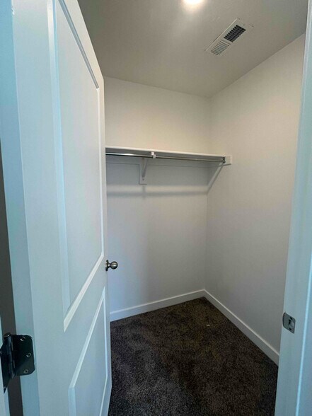 Building Photo - 8595 W Bowie Dr