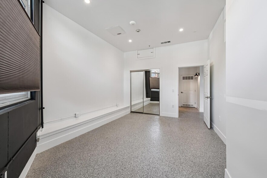 Building Photo - 3960 Adeline St