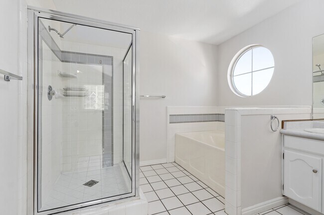 Building Photo - 3666 Pearblossom Cir