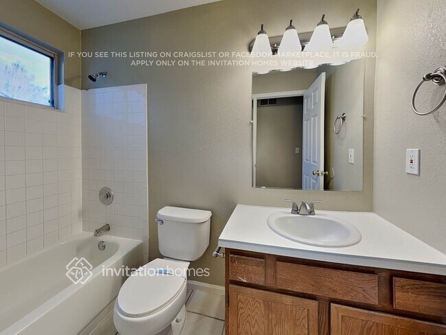 Building Photo - 4981 N Silverlace Dr