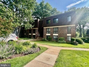 Building Photo - 5253 W Running Brook Rd