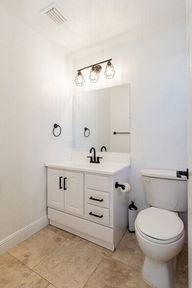Master Bath Vanity - 3112 La Mesa Dr