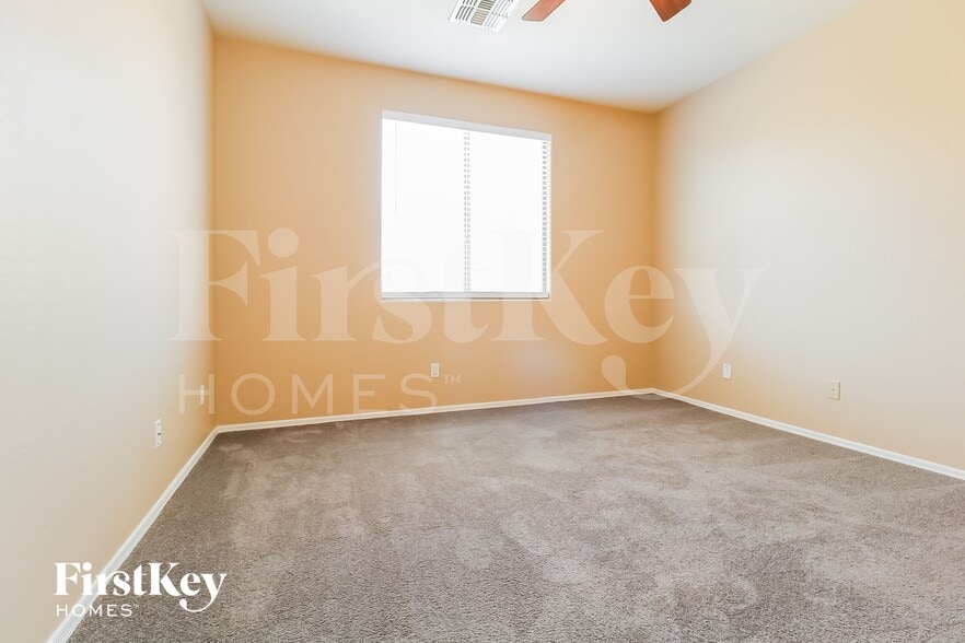 Building Photo - 7708 S 68th Dr