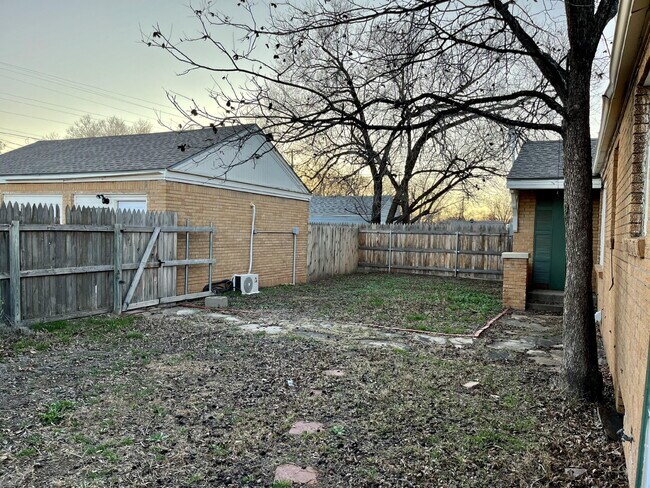 Building Photo - 2201 28th St