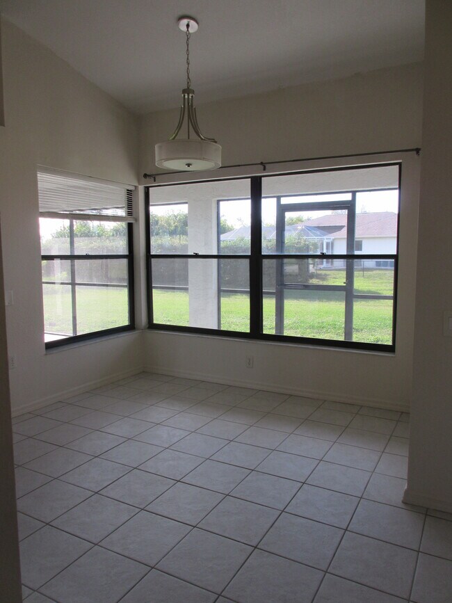 Building Photo - 463 Gallegos St