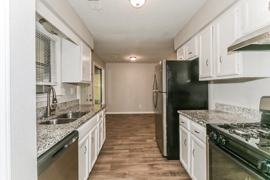 Building Photo - 8182 Valley Ridge Trail