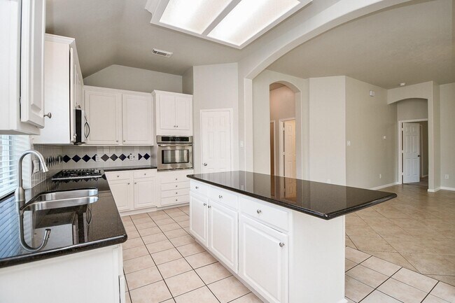 Building Photo - 802 Childers Ct