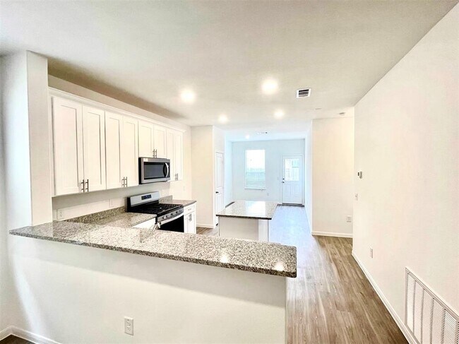 Building Photo - 22627 Bolanzo Ln