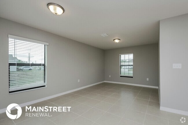 Building Photo - 387 Begonia Ct