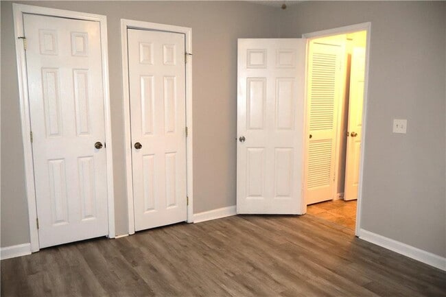 Building Photo - 308 Mill Pond Ct SE
