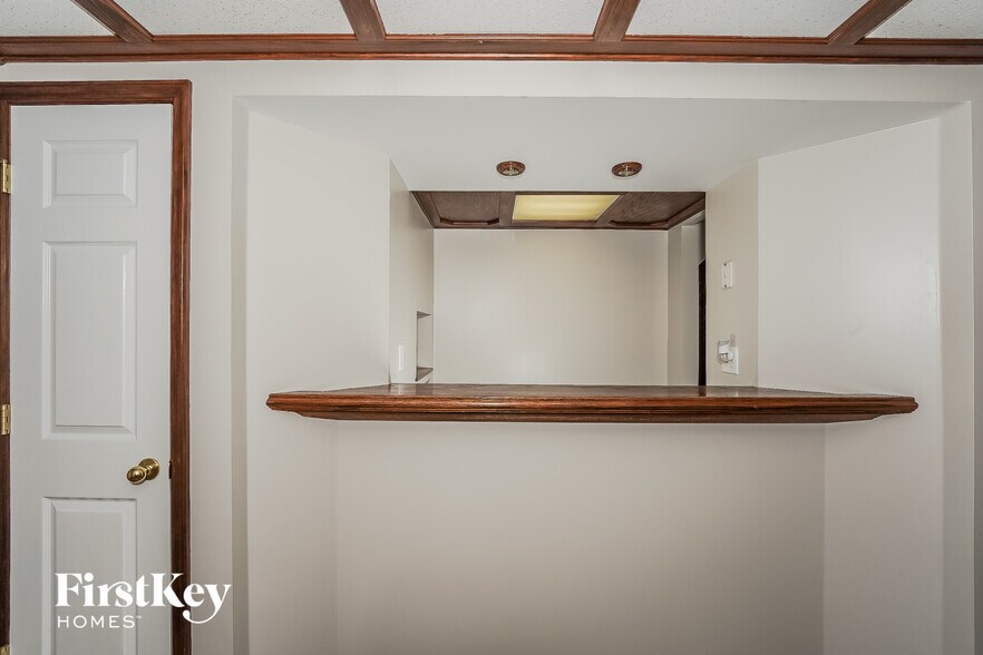 Building Photo - 6429 Mountain Ridge Rd