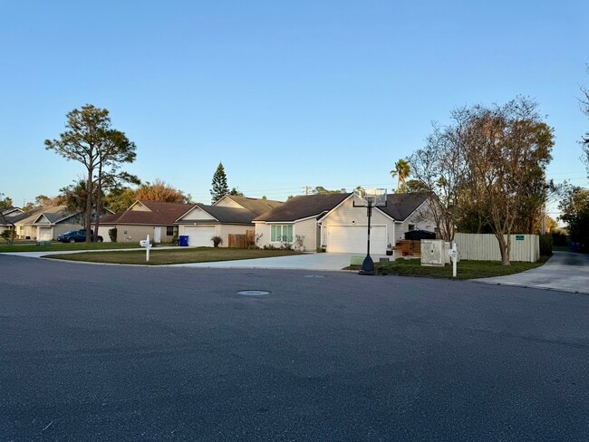 Building Photo - 107 Woodland Dr