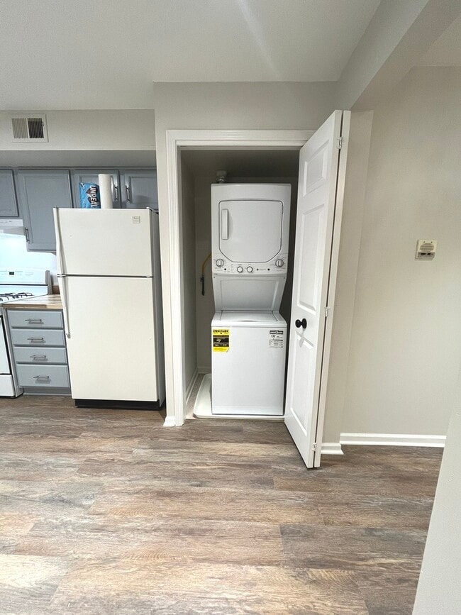 Building Photo - 7875 N Caldwell Ave