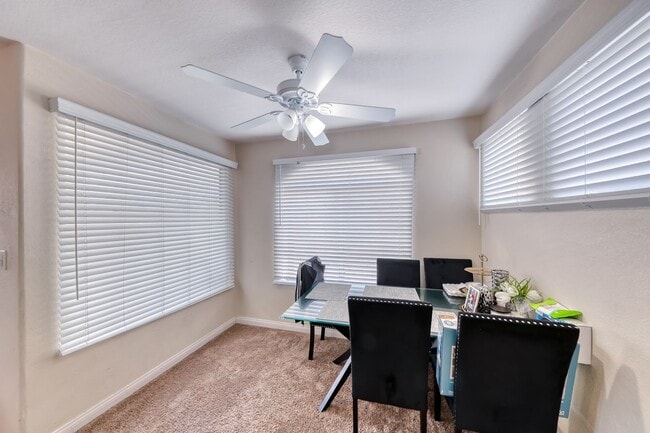 Building Photo - Gated community with pool and spa 2 bed 2 ...