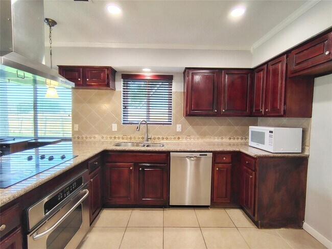 Building Photo - 2546 Long Reach Dr