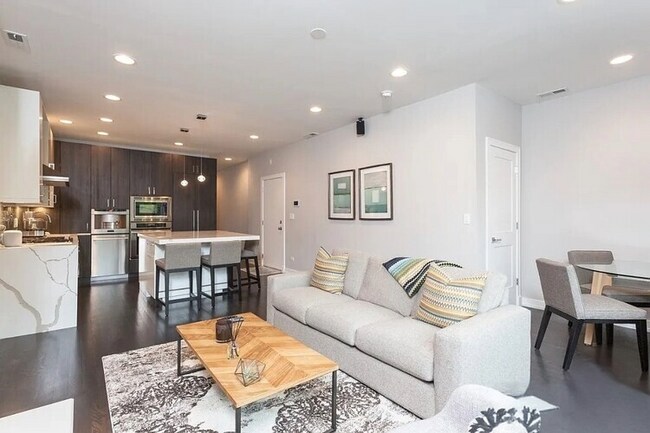 Building Photo - 942 W Montana St