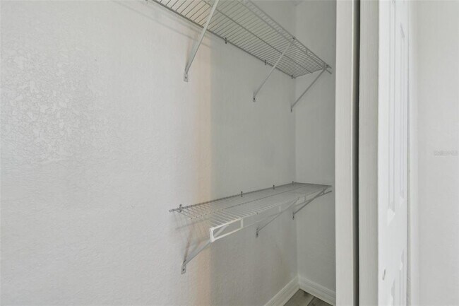 Building Photo - 587 Shady Grove Dr