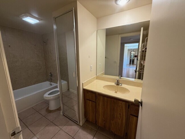 Building Photo - 5381 Elm Ct