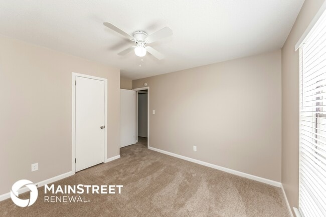 Building Photo - 813 7 Springs Dr