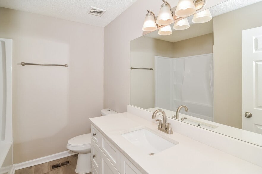 Building Photo - 3264 Towne Village Rd