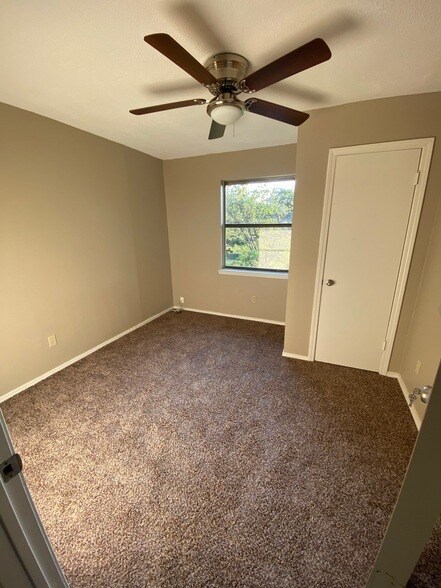 Building Photo - 5824 Storm Dr