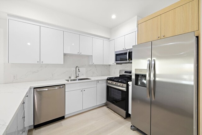 Building Photo - 5649 Case Ave