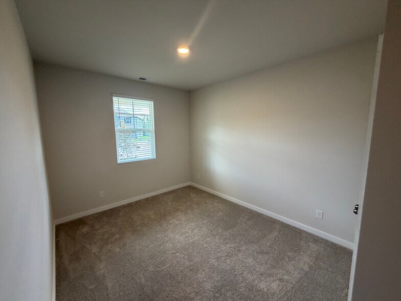 Building Photo - Room in Single Family Home on Switchgrass Ct