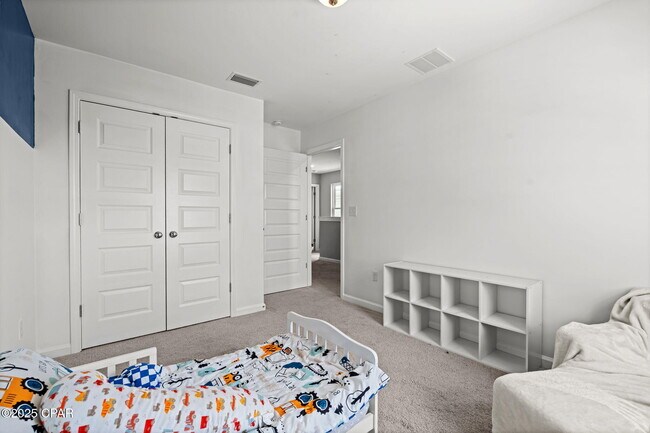 Building Photo - 406 Raven Ln