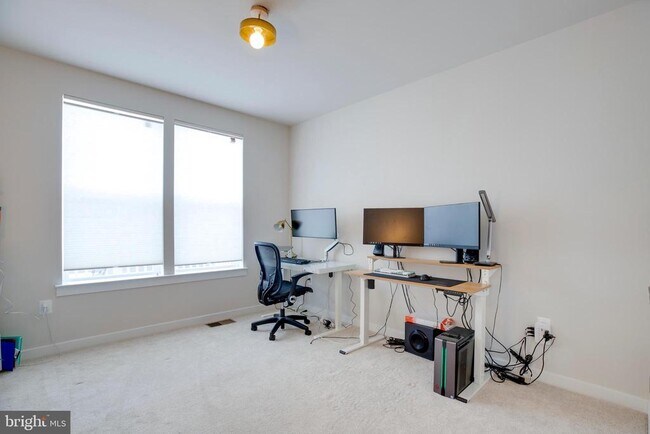Building Photo - 4614 Olivine Dr